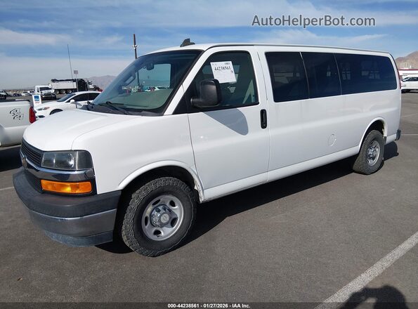 1GAZGPFG1H1311502 2017 CHEVROLET EXPRESS Белый Передняя левая четверть