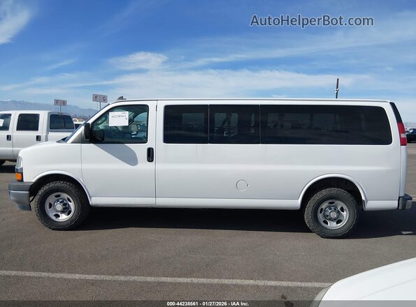 1GAZGPFG1H1311502 2017 CHEVROLET EXPRESS Белый Панорамный вид салона 360°
