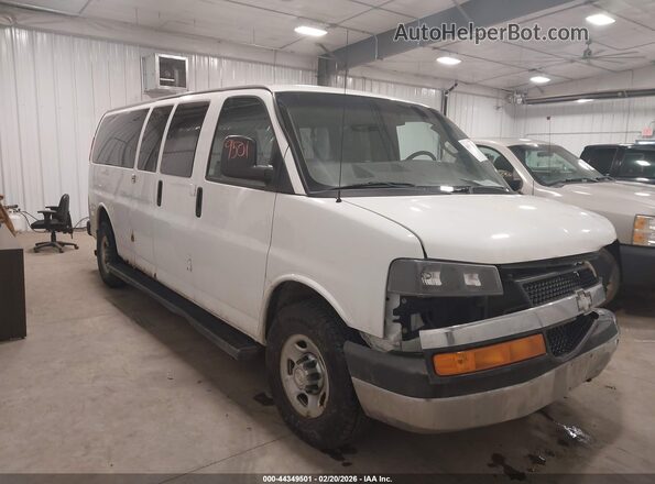 1GAZGPFG5G1259788 2016 CHEVROLET EXPRESS Белый Вид задней части салона