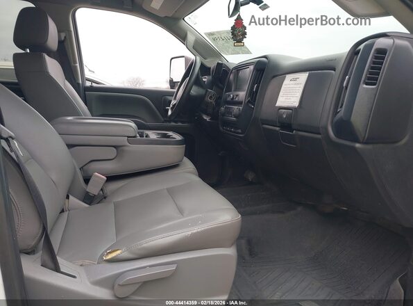 1GC1CREG6KF125929 2019 CHEVROLET SILVERADO Белый Вид салона спереди