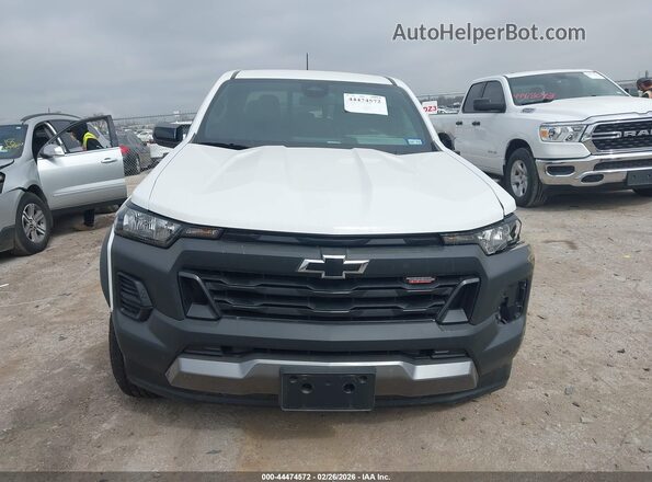 1GCPTEEK3T1102422 2026 CHEVROLET COLORADO White Vista interior trasera