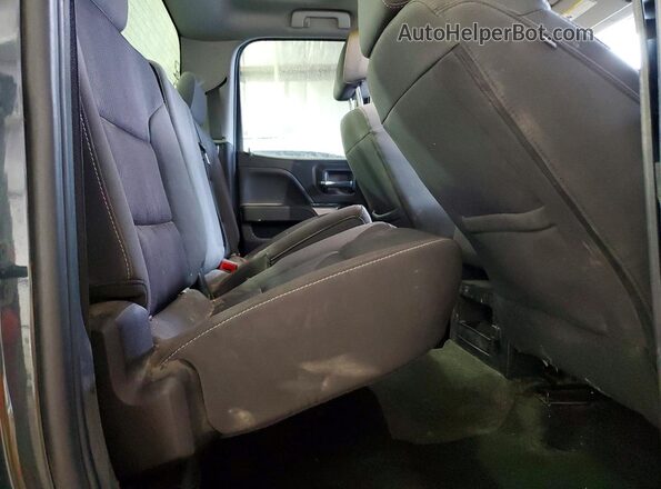 1GCVKREC9JZ238997 2018 CHEVROLET SILVERADO Black Widok tylnych siedzeń
