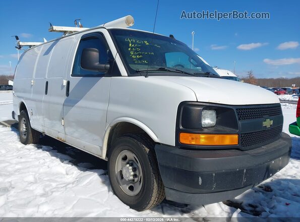 1GCWGAFF0H1142930 2017 CHEVROLET EXPRESS Белый Вид спереди