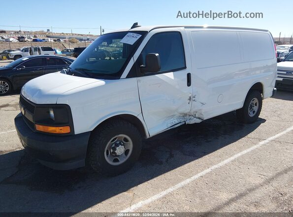 1GCWGAFF2H1351697 2017 CHEVROLET EXPRESS Белый Передняя левая четверть
