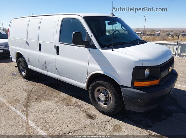 1GCWGAFF2H1351697 2017 CHEVROLET EXPRESS Белый Передняя правая четверть