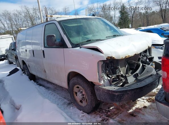 1GCWGAFF3G1127367 2016 CHEVROLET EXPRESS White Вид задньої частини салону