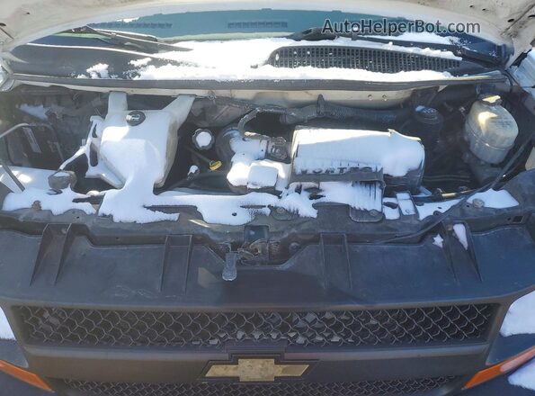 1GCWGAFF3H1337078 2017 CHEVROLET EXPRESS Белый Вид подкапотного пространства