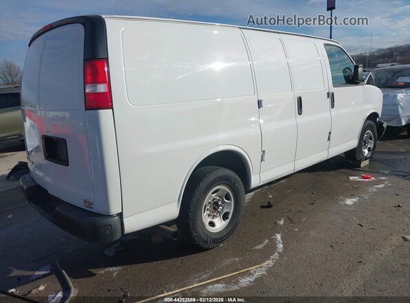 1GCWGAFF6H1173437 2017 CHEVROLET EXPRESS Белый Задняя правая четверть