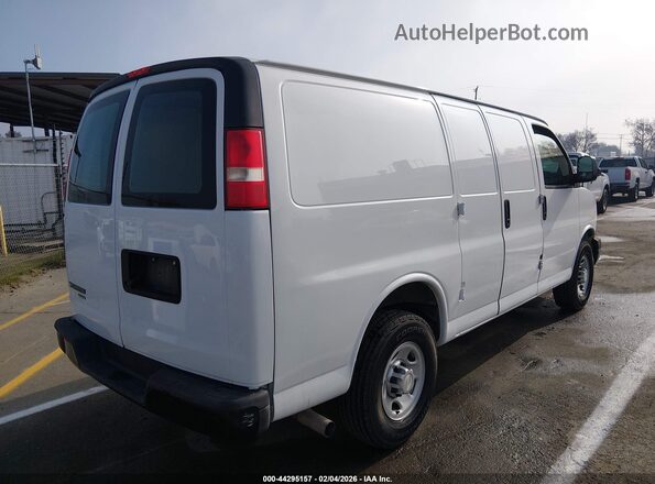 1GCWGAFFXG1239471 2016 CHEVROLET EXPRESS Белый Задняя правая четверть