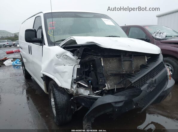 1GCWGAFFXH1109143 2017 CHEVROLET EXPRESS Белый Вид спереди