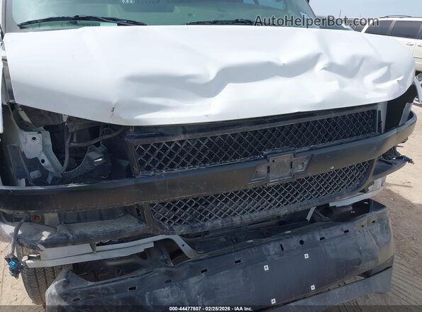 1GCWGAFP1M1251996 2021 CHEVROLET EXPRESS White Widok z przodu