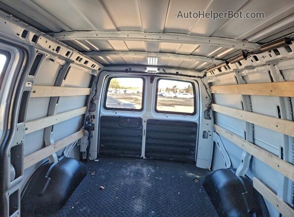 1GCWGAFP3P1142928 2023 CHEVROLET EXPRESS Белый Вид задних сидений