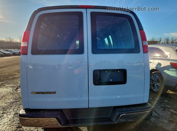 1GCWGAFP3P1142928 2023 CHEVROLET EXPRESS Белый Вид сзади