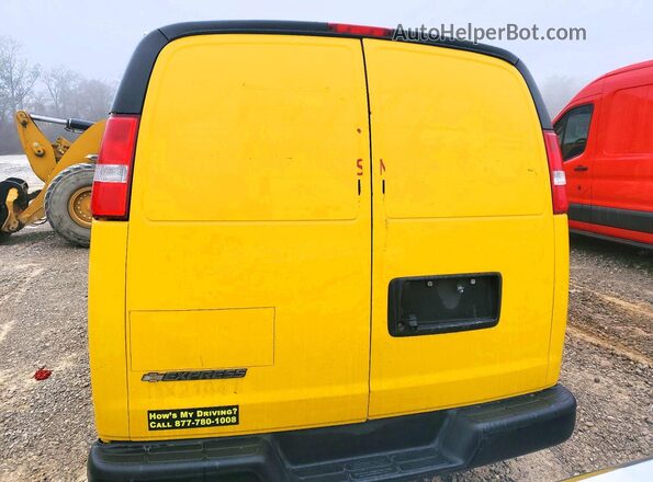 1GCWGAFP6M1166460 2021 CHEVROLET EXPRESS Желтый Вид сзади