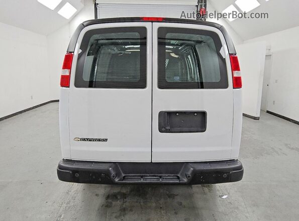 1GCWGAFP8N1217877 2022 CHEVROLET EXPRESS Белый Вид сзади