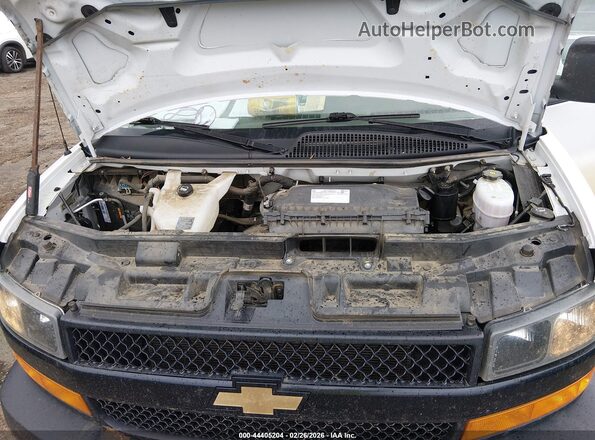 1GCWGBFP1P1259798 2023 CHEVROLET EXPRESS Белый Вид сзади
