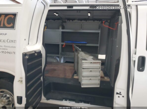 1GCZGGFP4R1289696 2024 CHEVROLET EXPRESS White Vista de la etiqueta del VIN