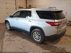 2018 Chevrolet Traverse 1lt Серебряный vin: 1GNERGKW2JJ161295