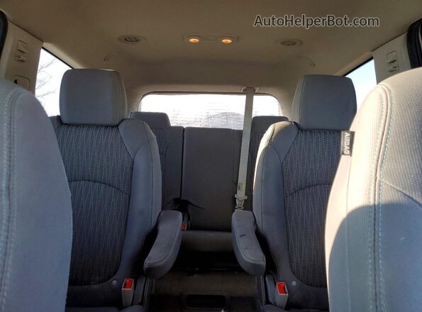 1GNKVGKDXHJ101174 2017 CHEVROLET TRAVERSE Серебряный Вид задних сидений
