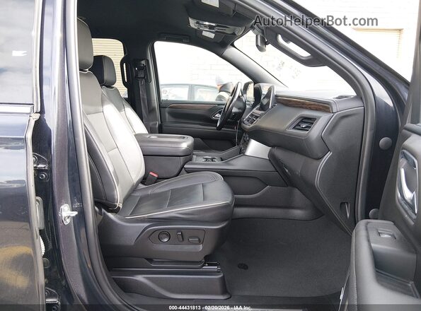 1GNSCFKD1PR135729 2023 CHEVROLET SUBURBAN Черный Вид салона спереди