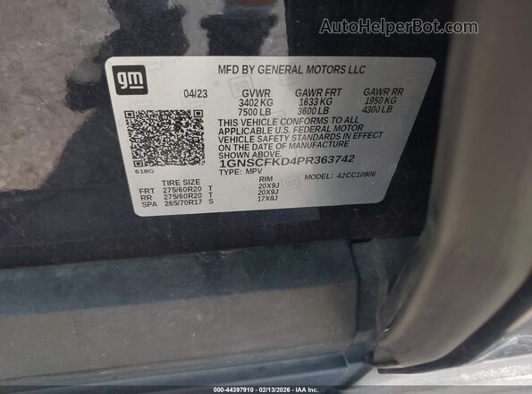 1GNSCFKD4PR363742 2023 CHEVROLET SUBURBAN Черный Вид подкапотного пространства
