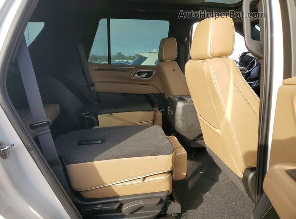 1GNSCSKTXRR126255 2024 CHEVROLET TAHOE Белый Вид задней части салона