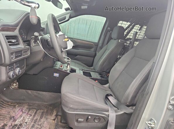 1GNSKLED0PR436067 2023 CHEVROLET TAHOE Серебряный Вид салона спереди