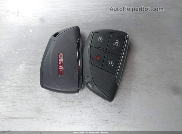 1GTP2BEKXT1133071 2026 GMC CANYON Бордовый Вид панели приборов