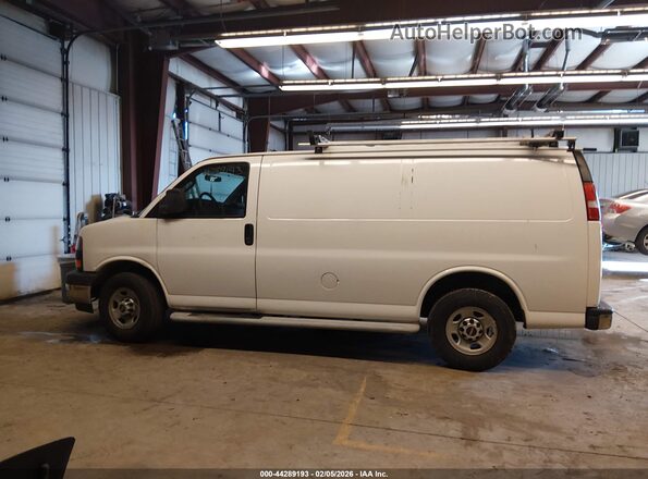 1GTW7AFF1H1906137 2017 GMC SAVANA 2500 Белый Панорамный вид салона 360°