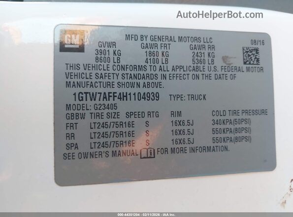 1GTW7AFF4H1104939 2017 GMC SAVANA 2500 Белый Вид подкапотного пространства