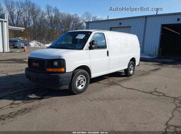 1GTW7AFF7H1338797 2017 GMC SAVANA 2500 Белый Передняя левая четверть