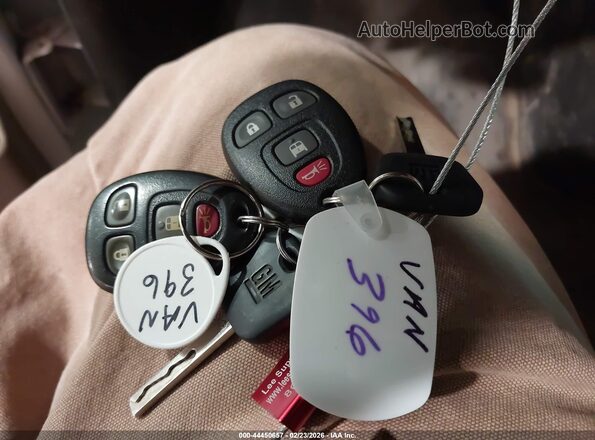 1GTW7AFG4G1258056 2016 GMC SAVANA 2500 Белый Вид панели приборов