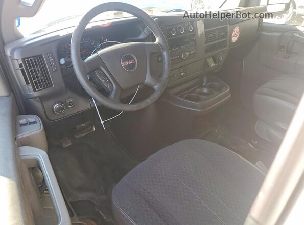 1GTW7AFG4K1236938 2019 GMC SAVANA Белый Вид панели приборов