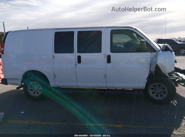 1GTW7AFP5M1246252 2021 GMC SAVANA CARGO White 360 interior view