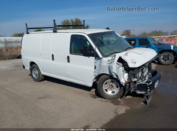 1GTZ7GFP6R1190247 2024 GMC SAVANA CARGO White Przód prawy
