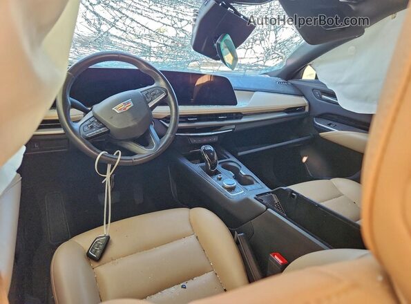 1GYAZAR48RF120896 2024 CADILLAC XT4 White Widok zestawu wskaźników