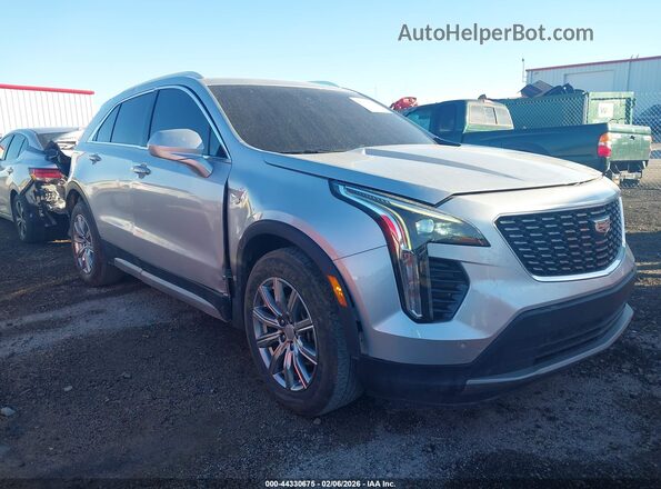 1GYFZCR44LF030590 2020 CADILLAC XT4 Silver Vista frontal