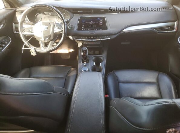 1GYFZDR45LF026781 2020 CADILLAC XT4 Серебряный Вид панели приборов