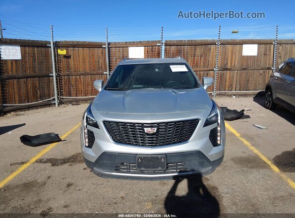 1GYFZDR45NF112255 2022 CADILLAC XT4 Silver Widok wnętrza z tyłu
