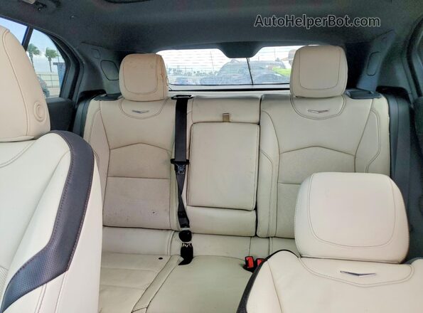 1GYFZFR41LF137789 2020 CADILLAC XT4 Silver უკანა სავარძლების ხედი