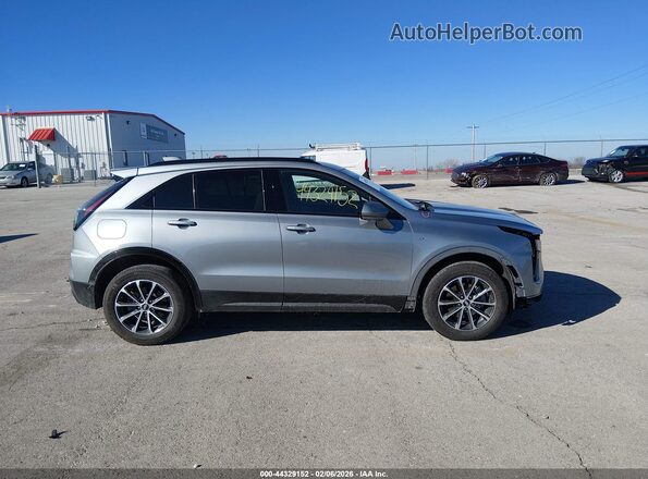 1GYFZFR41SF133093 2025 CADILLAC XT4 Silver Widok wnętrza 360 stopni