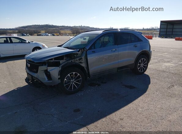 1GYFZFR41SF133093 2025 CADILLAC XT4 Silver Przód lewy