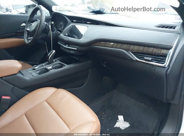 1GYFZFR4XPF103713 2023 CADILLAC XT4 Белый Вид салона спереди