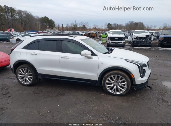 1GYFZFR4XPF103713 2023 CADILLAC XT4 Белый Вид задней части салона