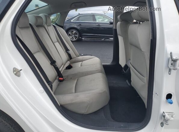 1HGCV1F19KA159926 2019 HONDA ACCORD Белый Вид задних сидений