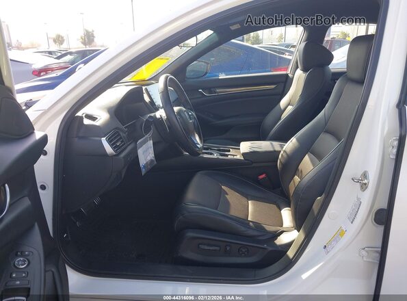 1HGCV1F34KA036259 2019 HONDA ACCORD Белый Вид салона спереди
