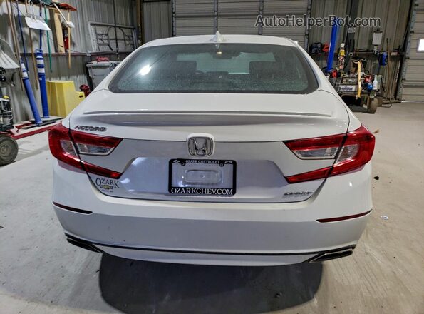 1HGCV1F35JA170602 2018 HONDA ACCORD Белый Вид сзади