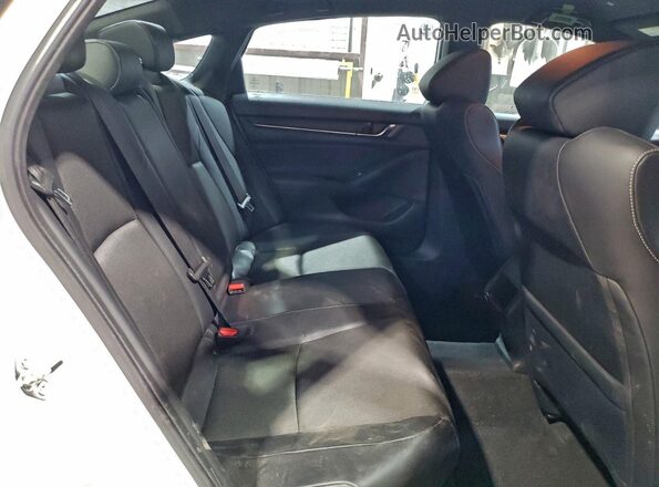 1HGCV1F35JA170602 2018 HONDA ACCORD Белый Вид задних сидений