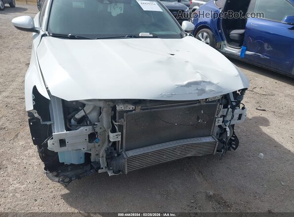 1HGCV1F36KA011718 2019 HONDA ACCORD White Вид задньої частини салону