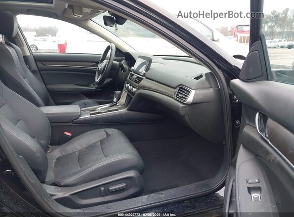 1HGCV1F55JA098124 2018 HONDA ACCORD Черный Вид салона спереди